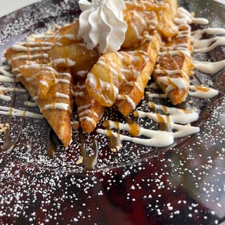 APPLE COBBLER FRENCH TOAST