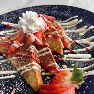 STRAWBERRY CHEESECAKE FRENCH TOAST