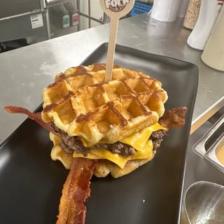 BIG BACK BRUNCH BURGER