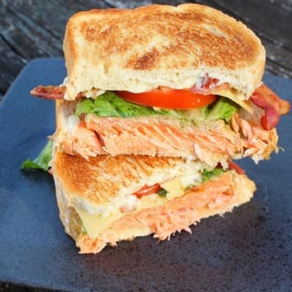 SALMON BLTA